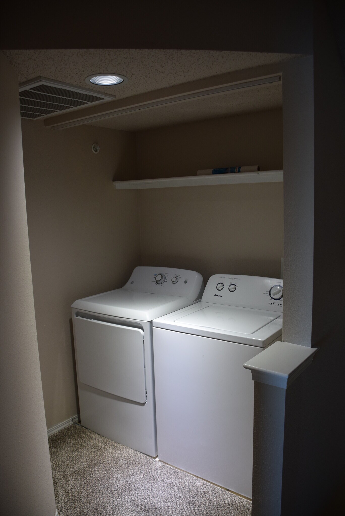 Building Photo - 1935 Piper St