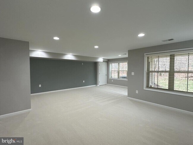 Building Photo - 23289 Tradewind Dr