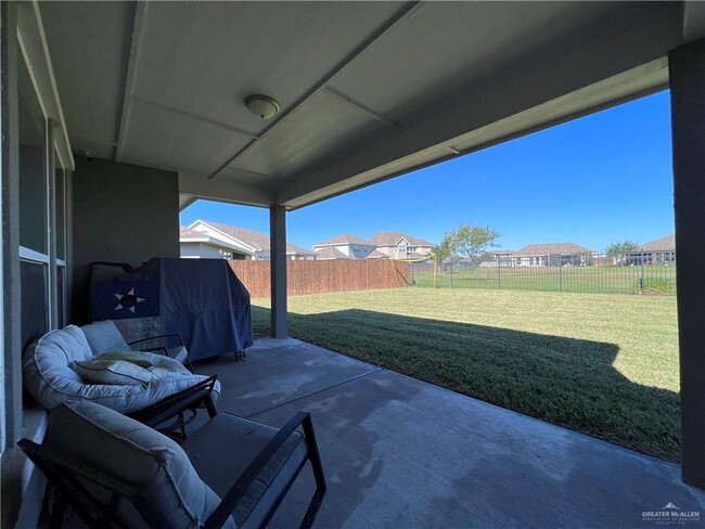 Building Photo - 40 Ensenada Ave