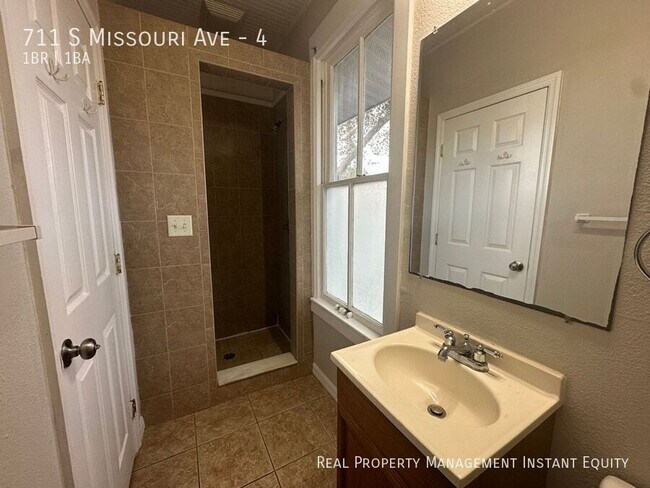 Building Photo - 711 S Missouri Ave