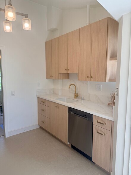 Building Photo - 11425 Cashmere St