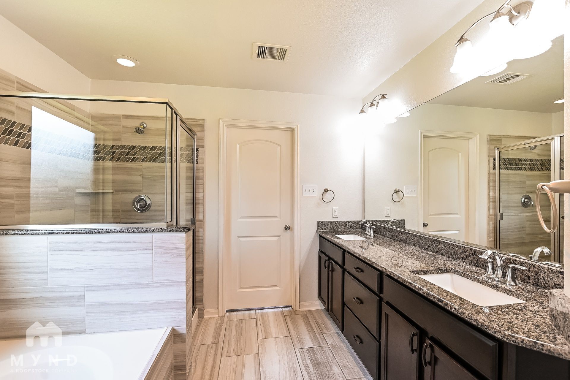 Building Photo - 16658 Bluefin St