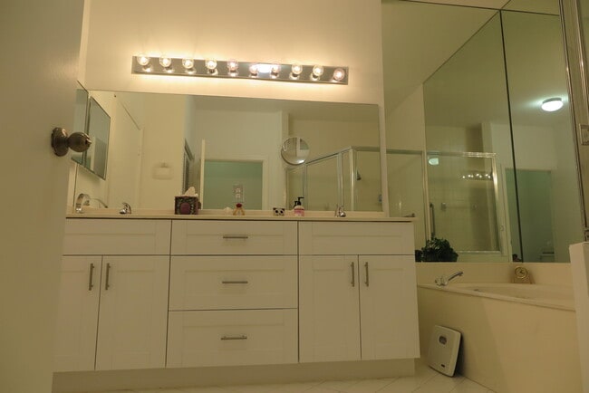 Building Photo - 22799 Trelawny Ter