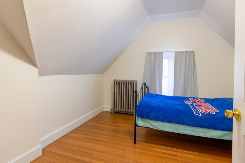 Building Photo - 18 Greylock Rd