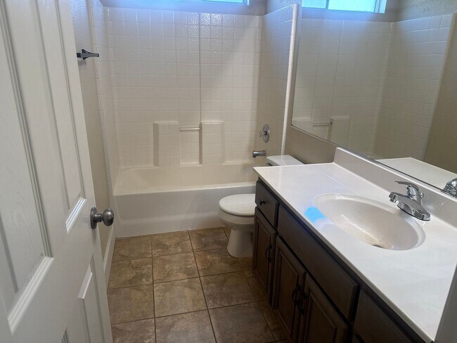 Building Photo - 961 Celestine Cir