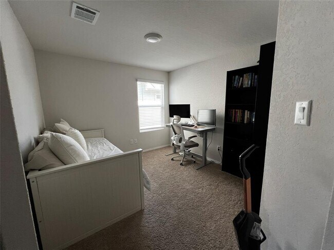 Building Photo - 1009 Marvin Wy