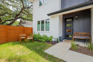 Building Photo - 712 Vargas Rd