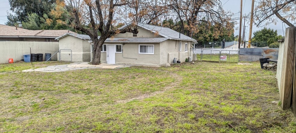 Building Photo - 1720 San Bernardino Ave