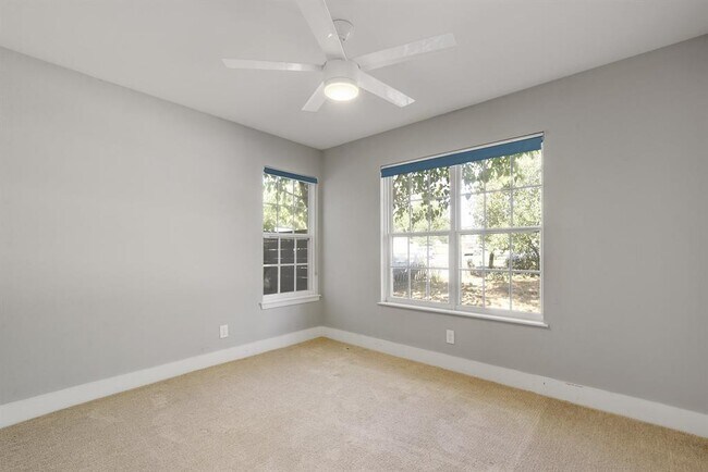 Building Photo - 4805 Brighton Rd