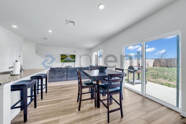 Building Photo - 3126 Dreamweaver