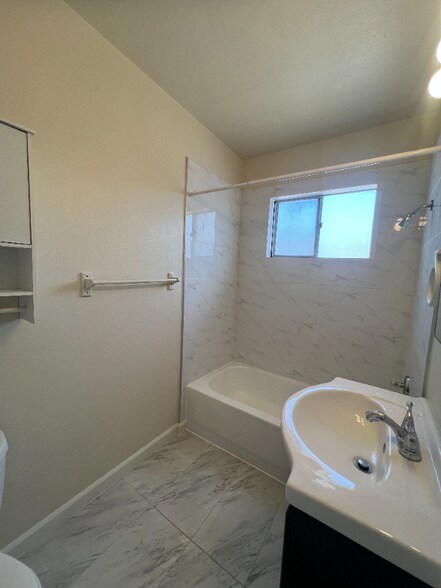 Building Photo - 5822 Kingman Ave