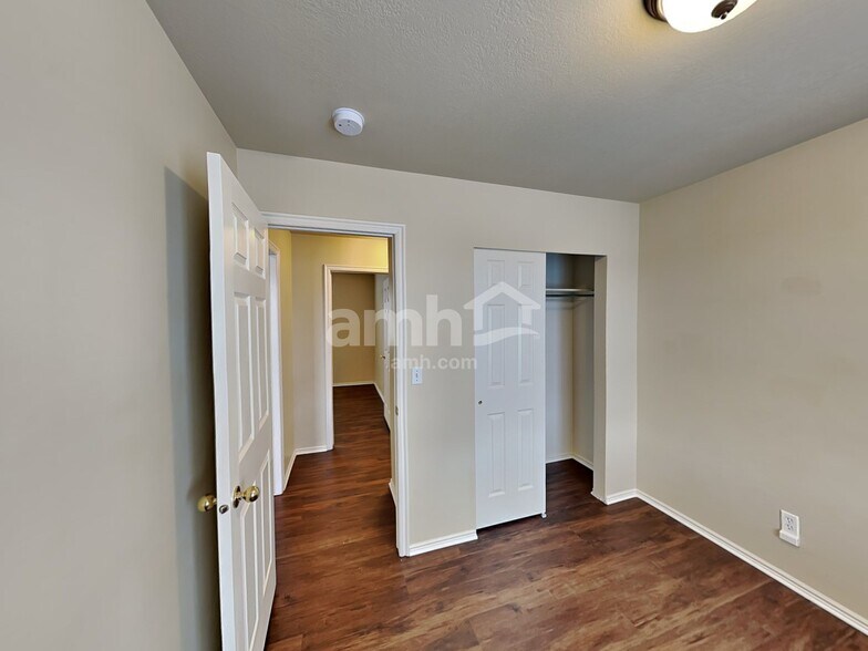 Building Photo - 2103 W 2265 N