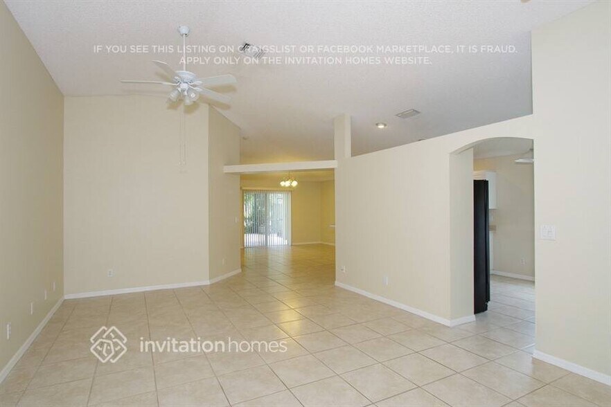Building Photo - 2414 Bayhill Dr