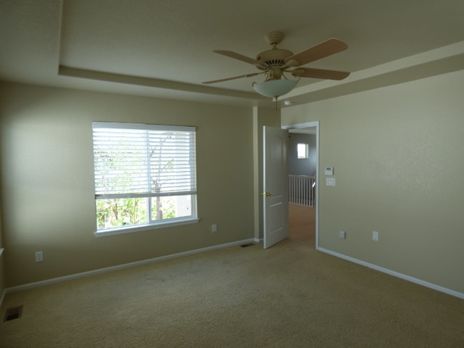 Building Photo - "Charming 3-Bed, 3-Bath Gem with 2604 Sq Ft of Comfort in Highlands Ranch!"
