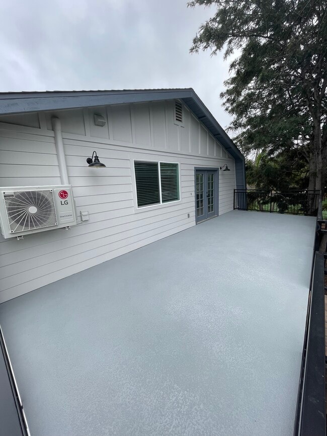 Building Photo - 1121 La Moree Rd
