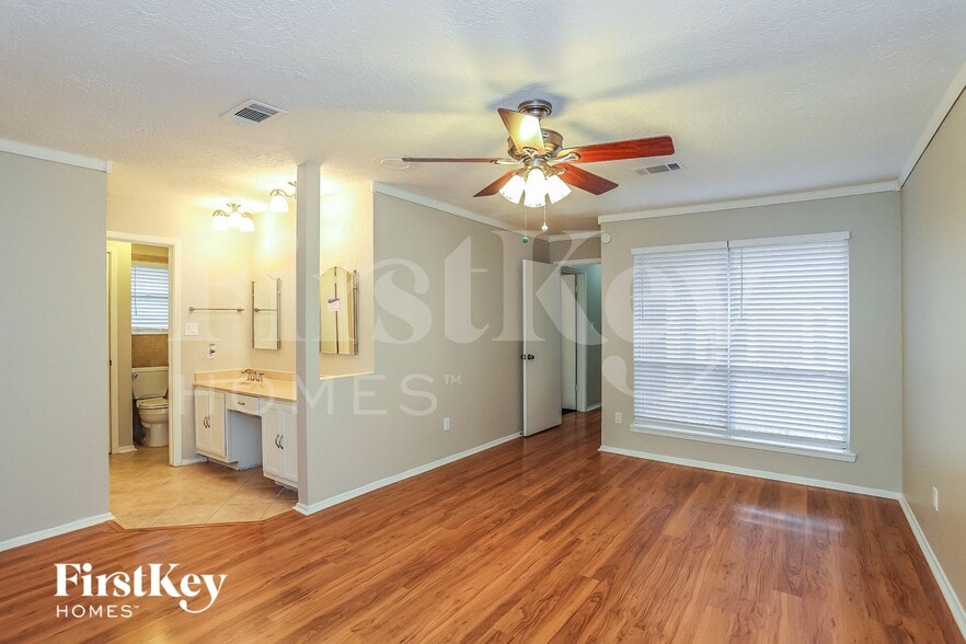 Building Photo - 613 W Castle Harbour Dr