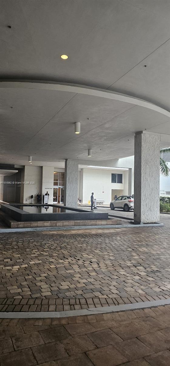 Building Photo - 1060 Brickell Ave
