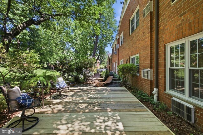 Building Photo - 3712 Valley Dr