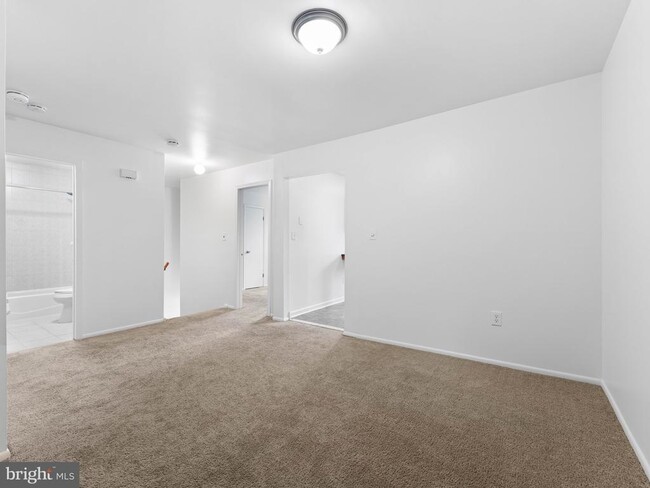 Building Photo - 1809 Silver Ct