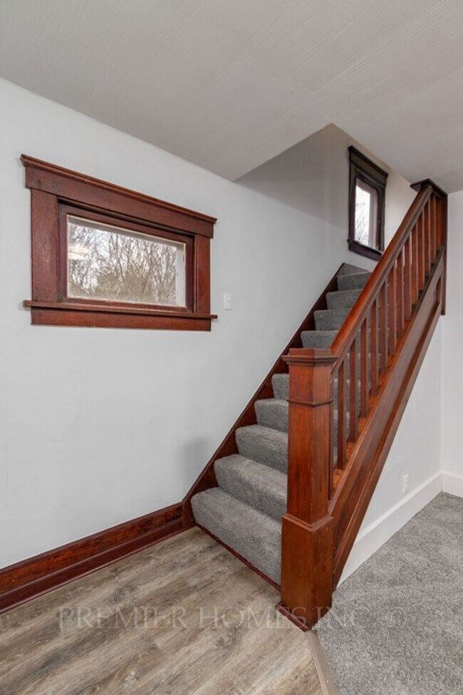 Building Photo - 2103 17th St NE