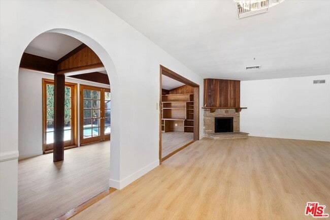 Building Photo - 12848 Tiara St