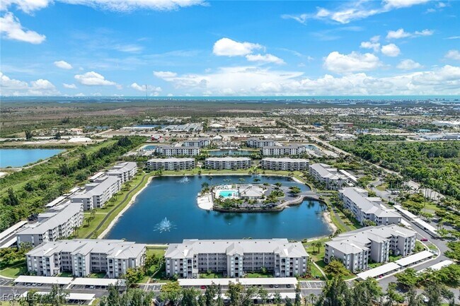 Building Photo - 16655 Lake Cir Dr