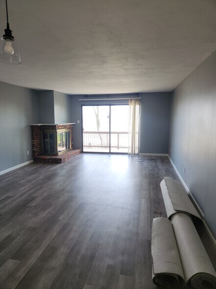 Living room - 4564 Ohio Ave