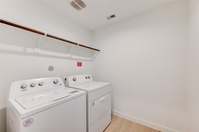 Building Photo - 2808 Misty Elm Ln