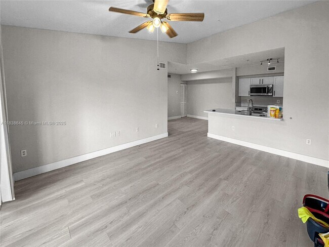 Building Photo - 2120 W Preserve Way