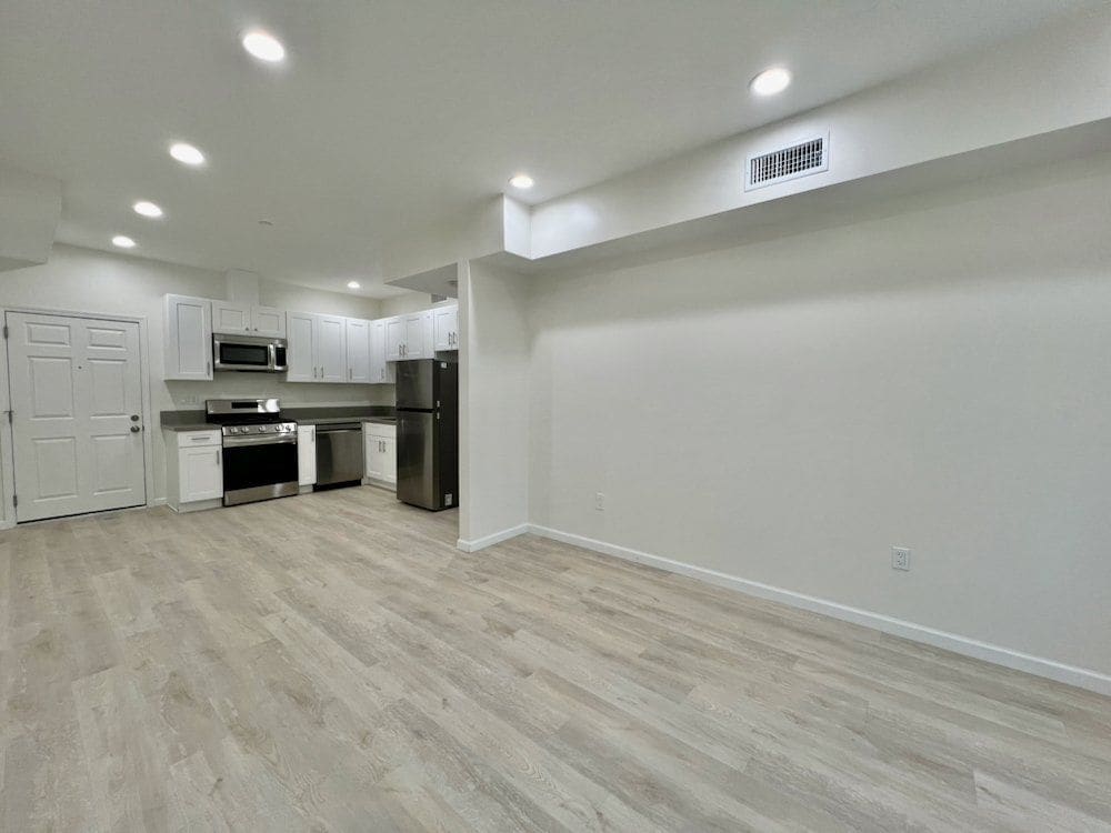 Building Photo - 1409 N Hobart Blvd