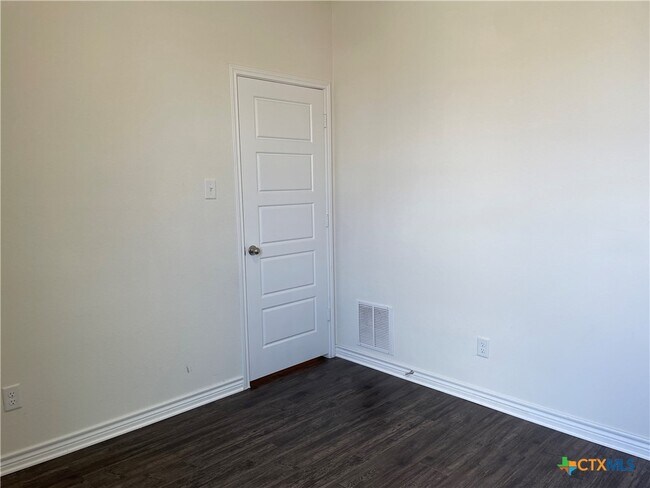 Building Photo - 2078 Wind Chime Wy