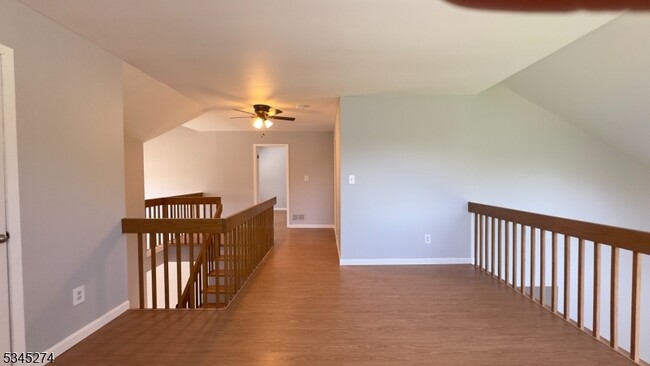 Building Photo - 141 Castle Ridge Dr