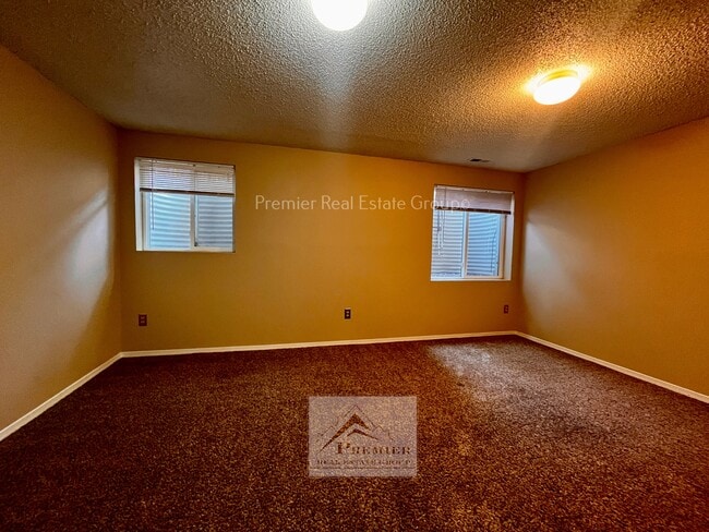 Building Photo - 4320 Hunting Meadows Cir