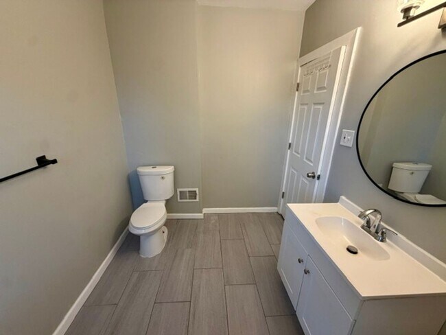 Building Photo - Updated 3-Bedroom Home for Lease – Section 8 Welcome - Call (313)429-3244