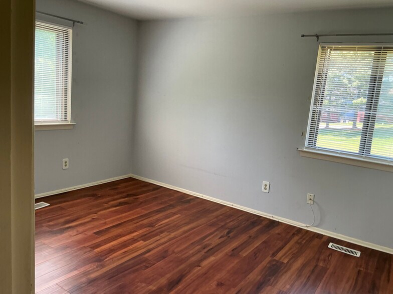 Primary Bedroom - 403 Stockton Ct