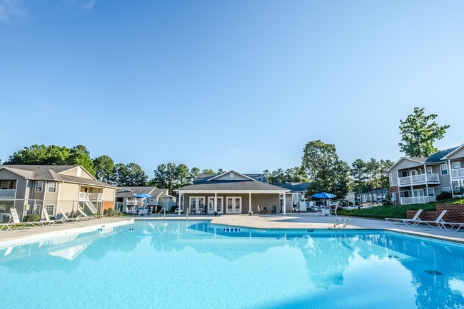 Building Photo - The Oaks Apartments