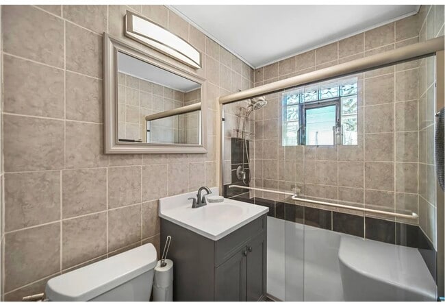 Building Photo - 6404 W 85th Pl