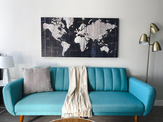 Building Photo - 2530 University Ave