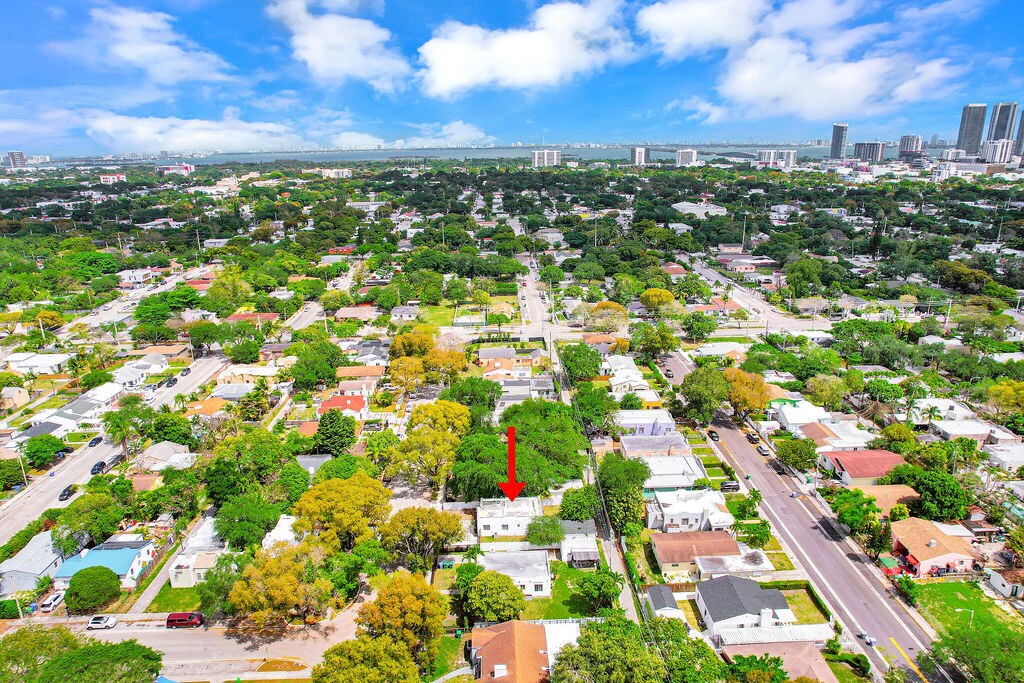 Building Photo - 570 NW 48th St