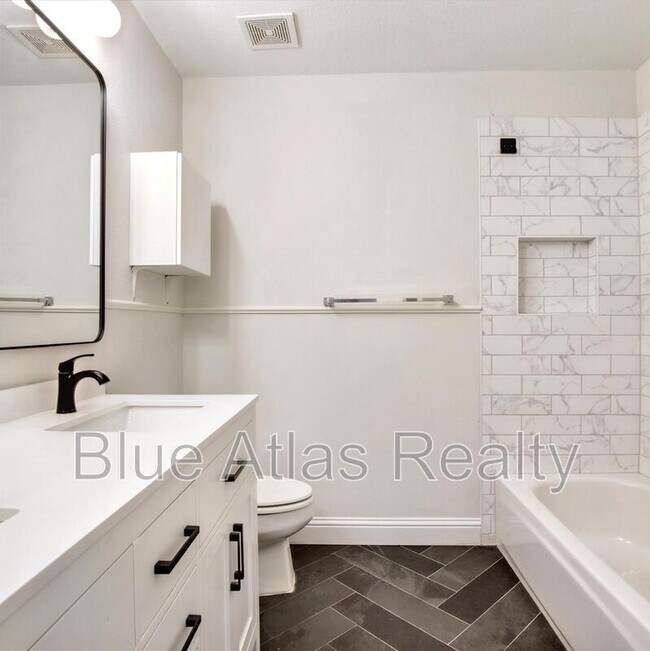 Building Photo - 2420 Elm Leaf Ln