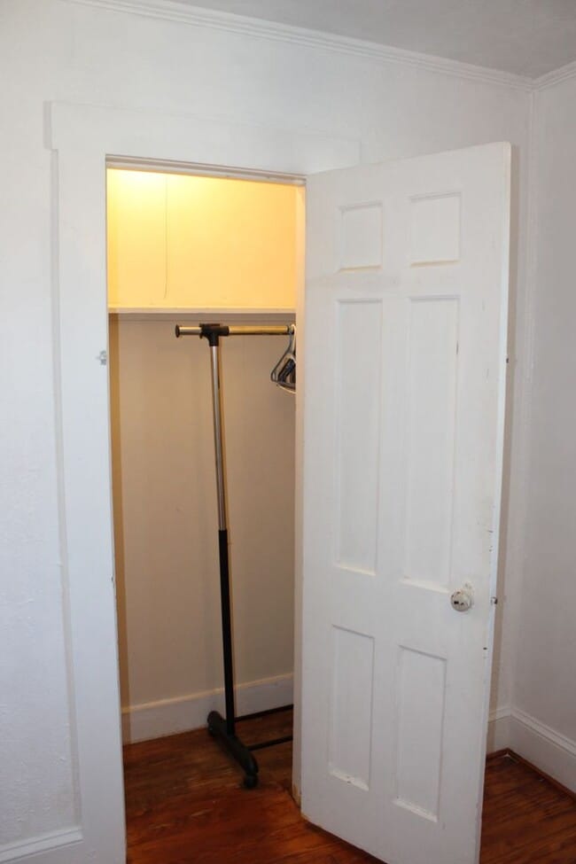 Building Photo - Apartment in Havelock