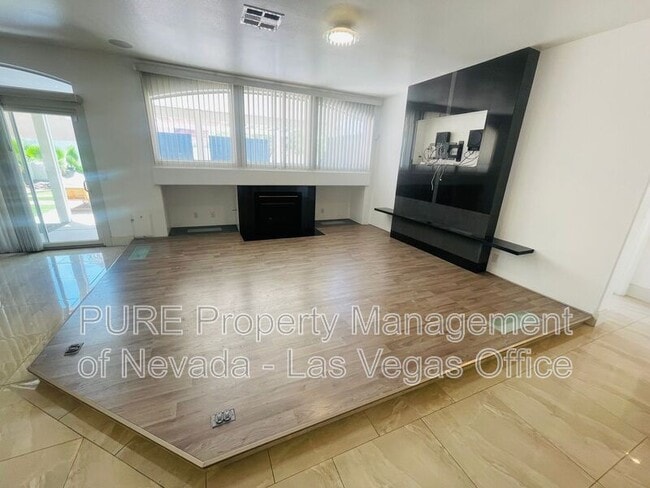 Building Photo - 9341 Lugo St