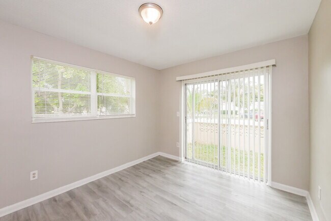 Building Photo - 4701 NW 11th Pl