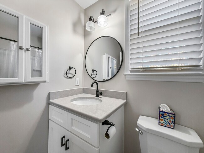 Building Photo - Spacious 3BR 2 BA Home with Wooden Deck in Wake Forest