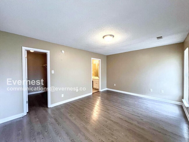 Building Photo - 5573 Kaitlyn Dr W