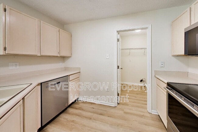 Building Photo - 1167 Odell Ln