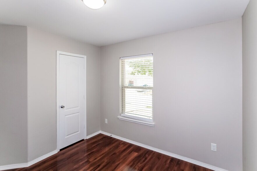 Building Photo - 5432 Shady Springs Trail