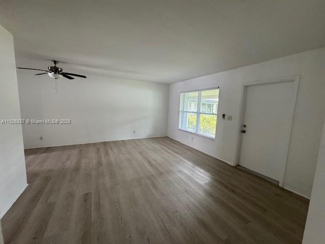 Building Photo - 1311 Bayview Dr