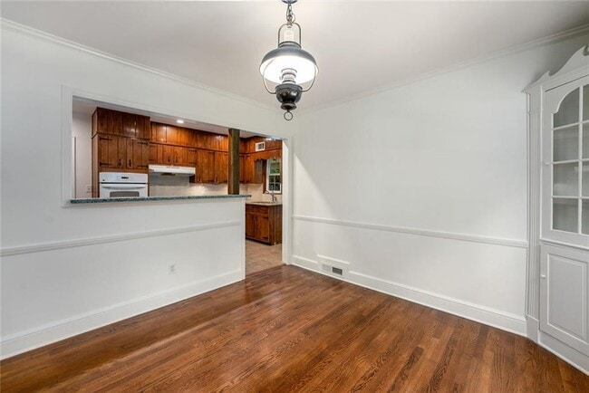 Building Photo - 2030 Sumter St NW
