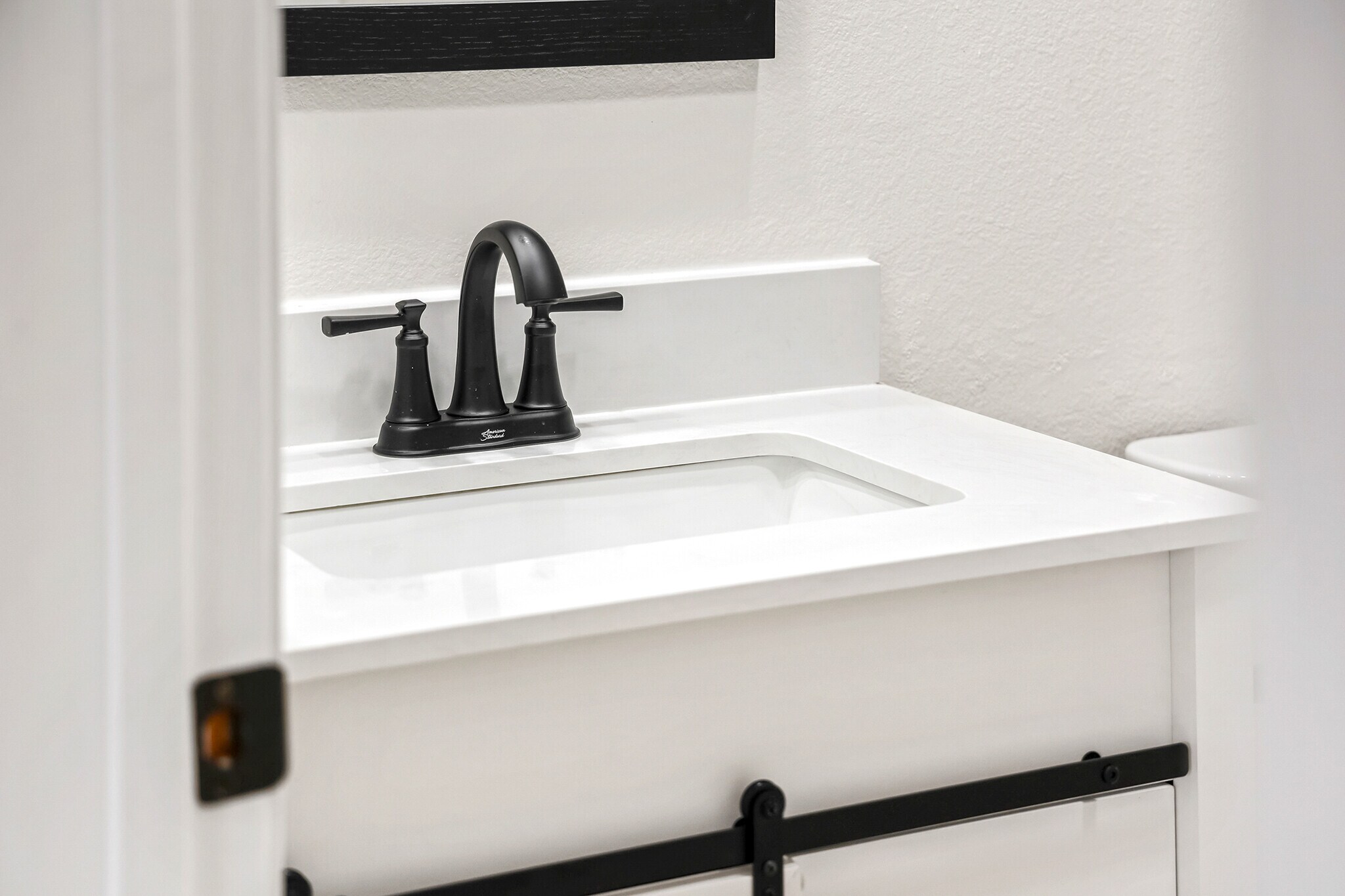 Building Photo - 10128 Hillhaven Ave